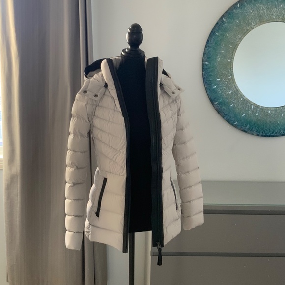 Mackage light grey puffer NWOT - Picture 2 of 7